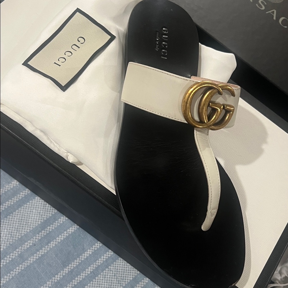 Gucci Women's Cream Sandals with Gold Logo